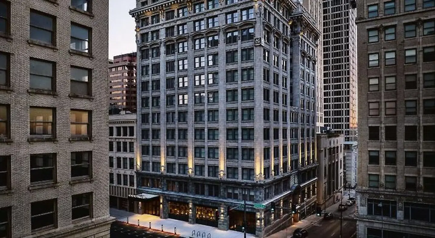 AC Hotel by Marriott Kansas City Downtown EXTERIOR
