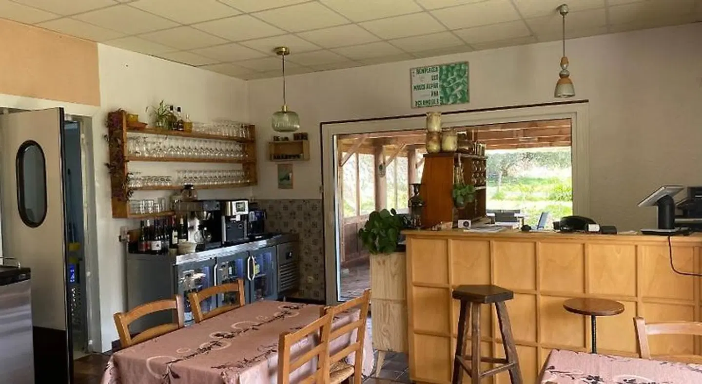 Mas Lluganas Bar
