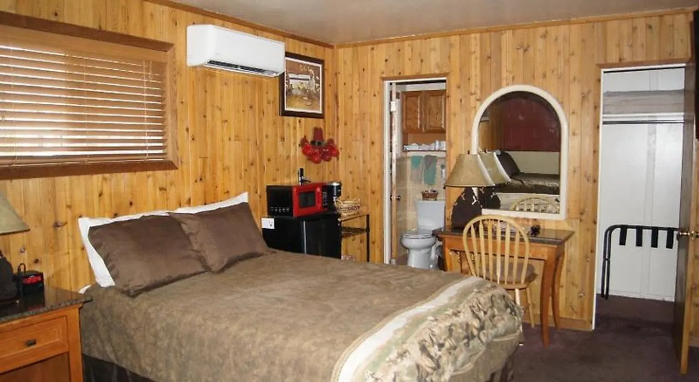 Flamingo Motel ROOM_EXAMPLE