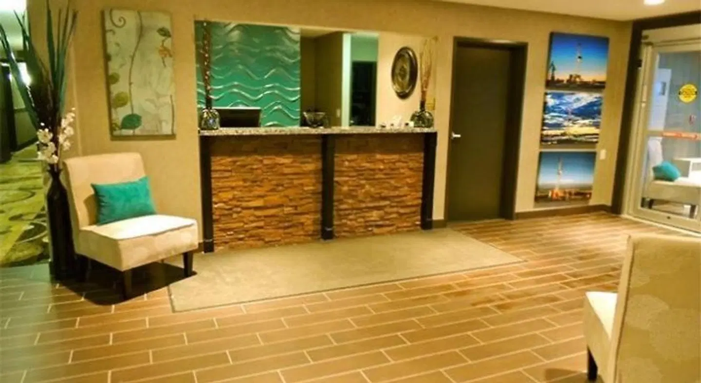 Western Star Inn and Suites Carlyle LOUNGE_LOBBY