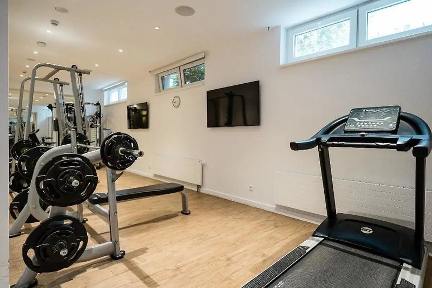 Homaris West Side SPORTS_AND_LEISURE