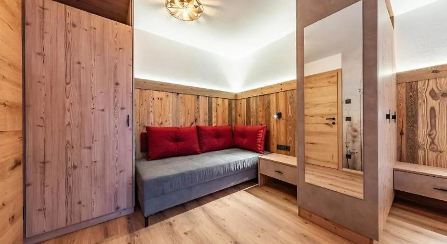Montana ROOM_EXAMPLE