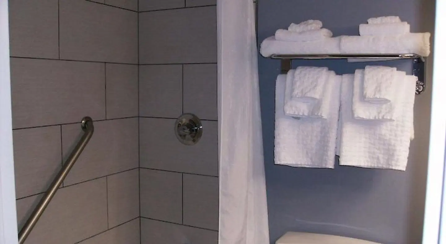 Best Western Plus Bradford Inn Badezimmer