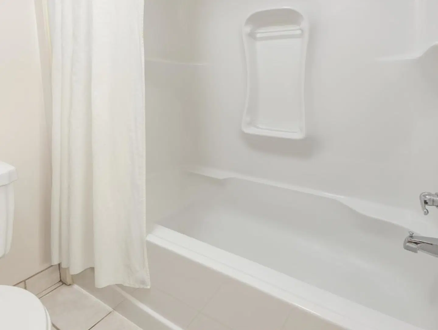 Super 8 by Wyndham Edmonton/West Badezimmer