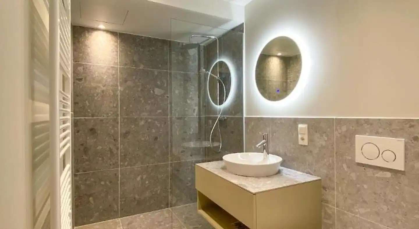 Blackhome Wien I contactless check-in Badezimmer