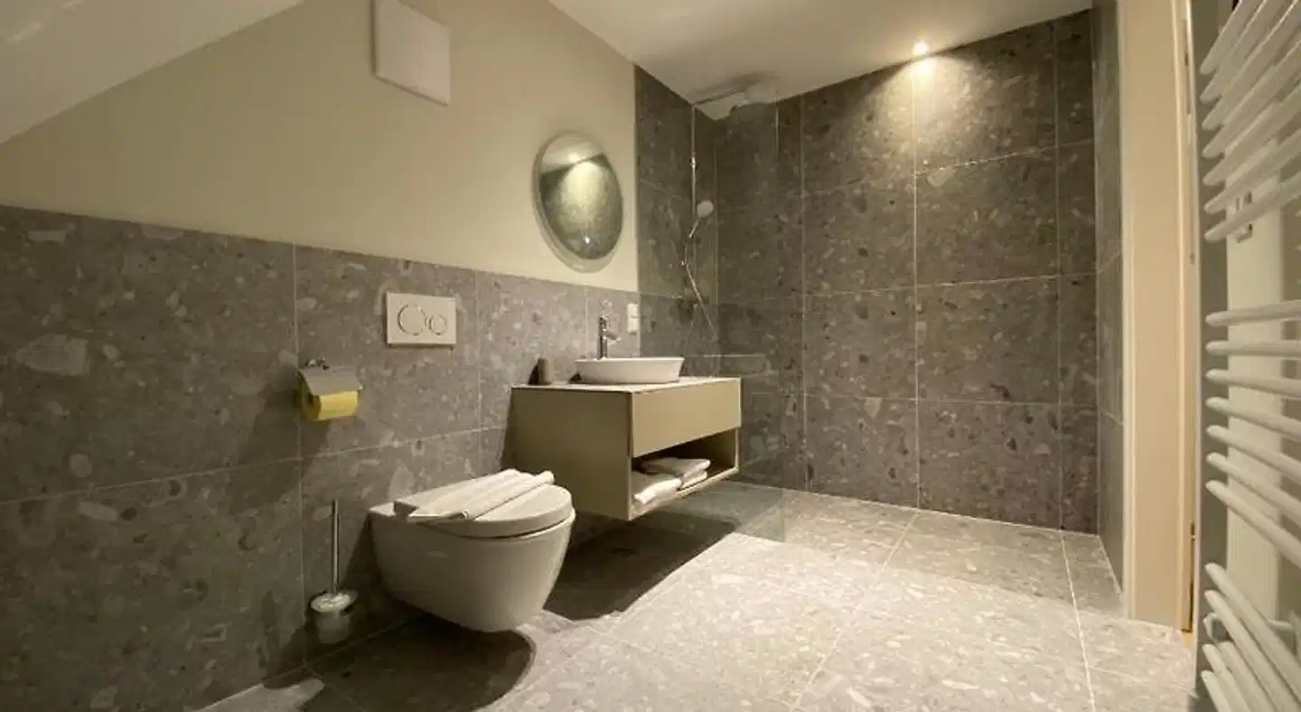 Blackhome Wien I contactless check-in Badezimmer