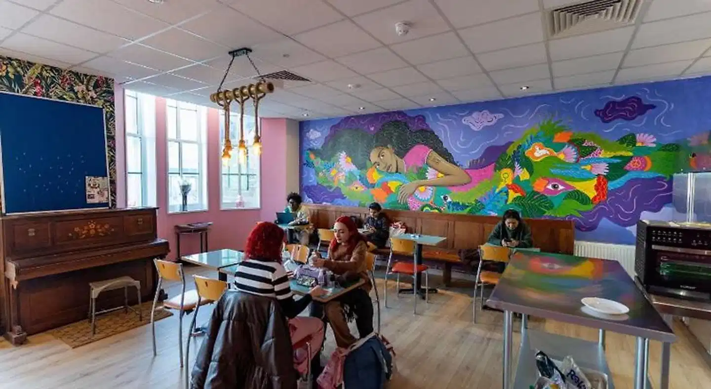 Hostelle - women only hostel London Restaurant