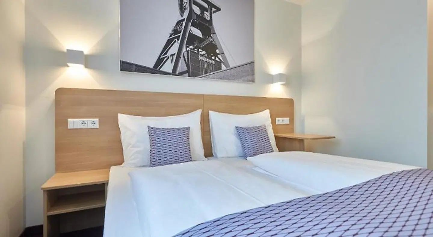 McDreams Hotel Essen ROOM_EXAMPLE