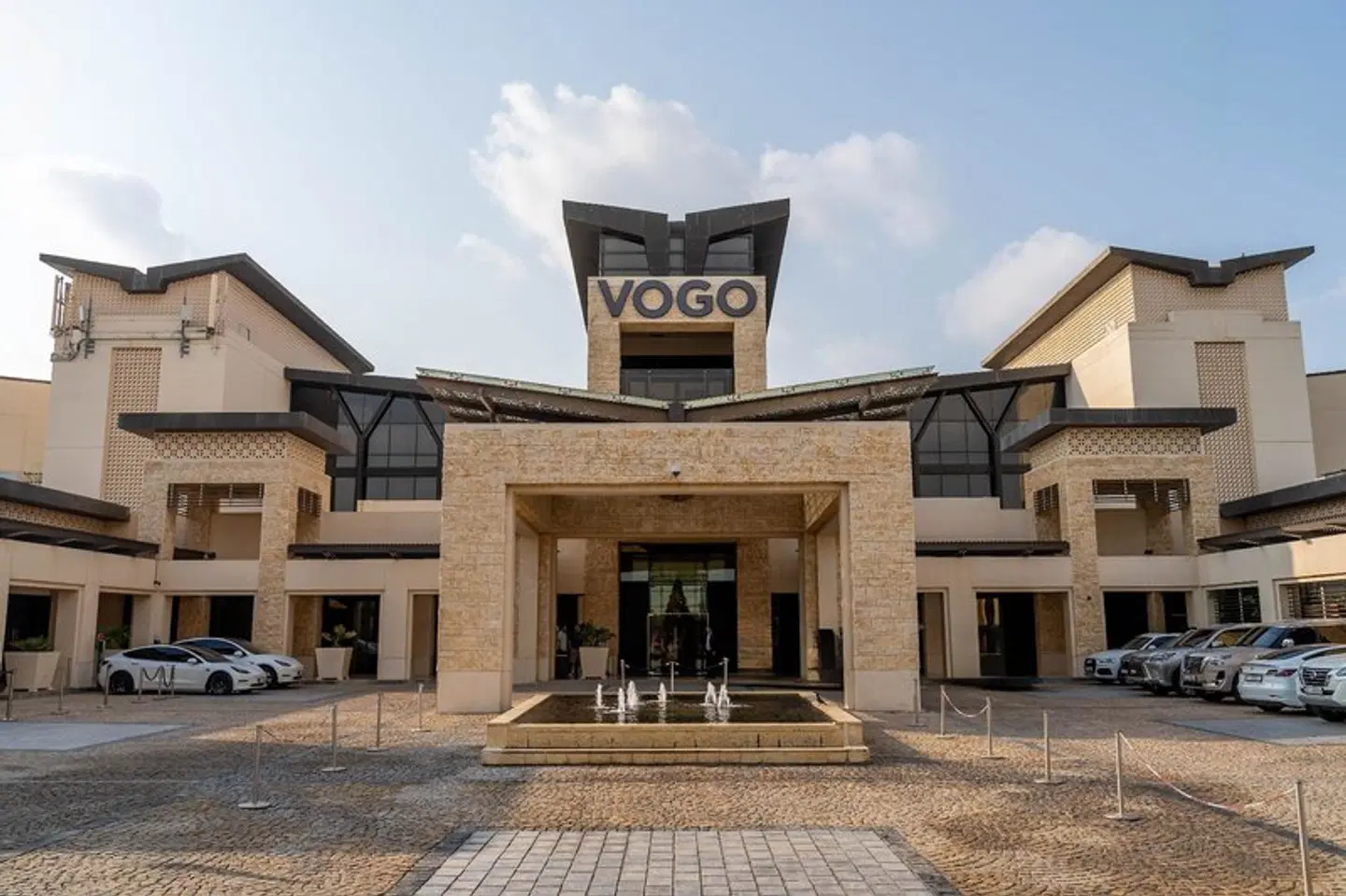 VOGO Abu Dhabi Golf Resort & Spa EXTERIOR