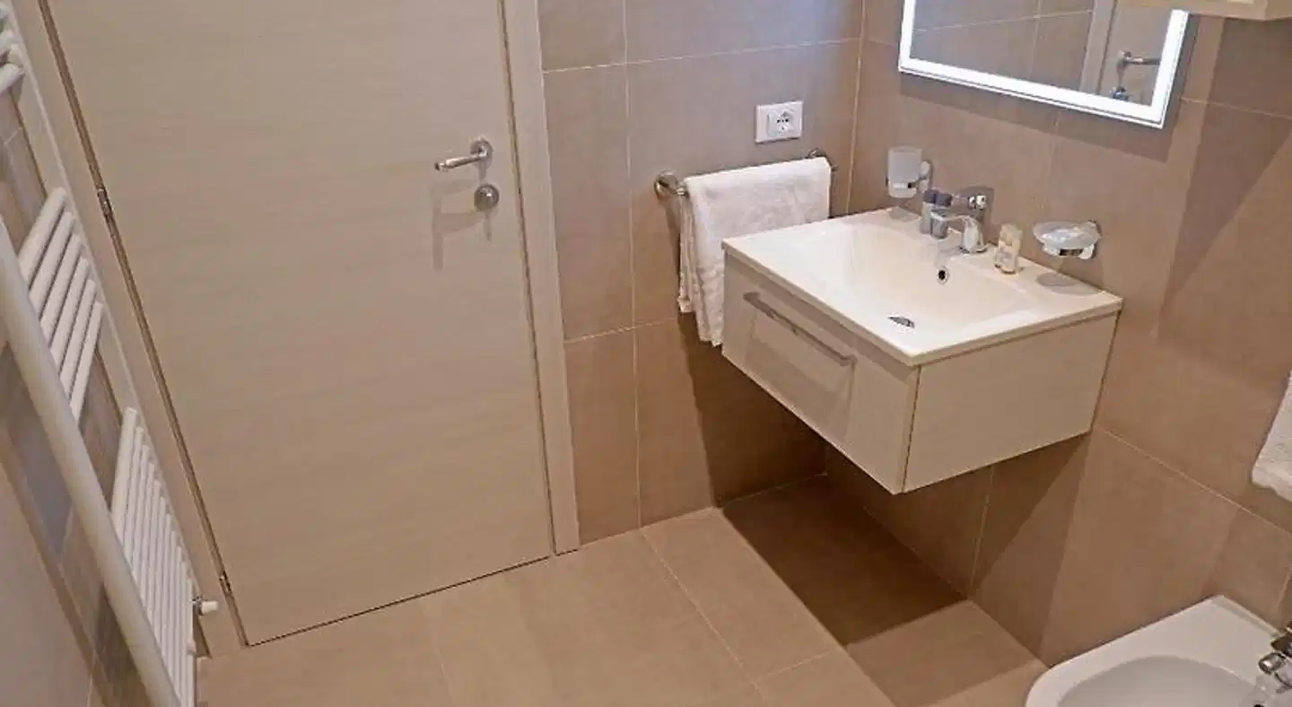 Pianomare Riviera Apartments and Rooms Badezimmer