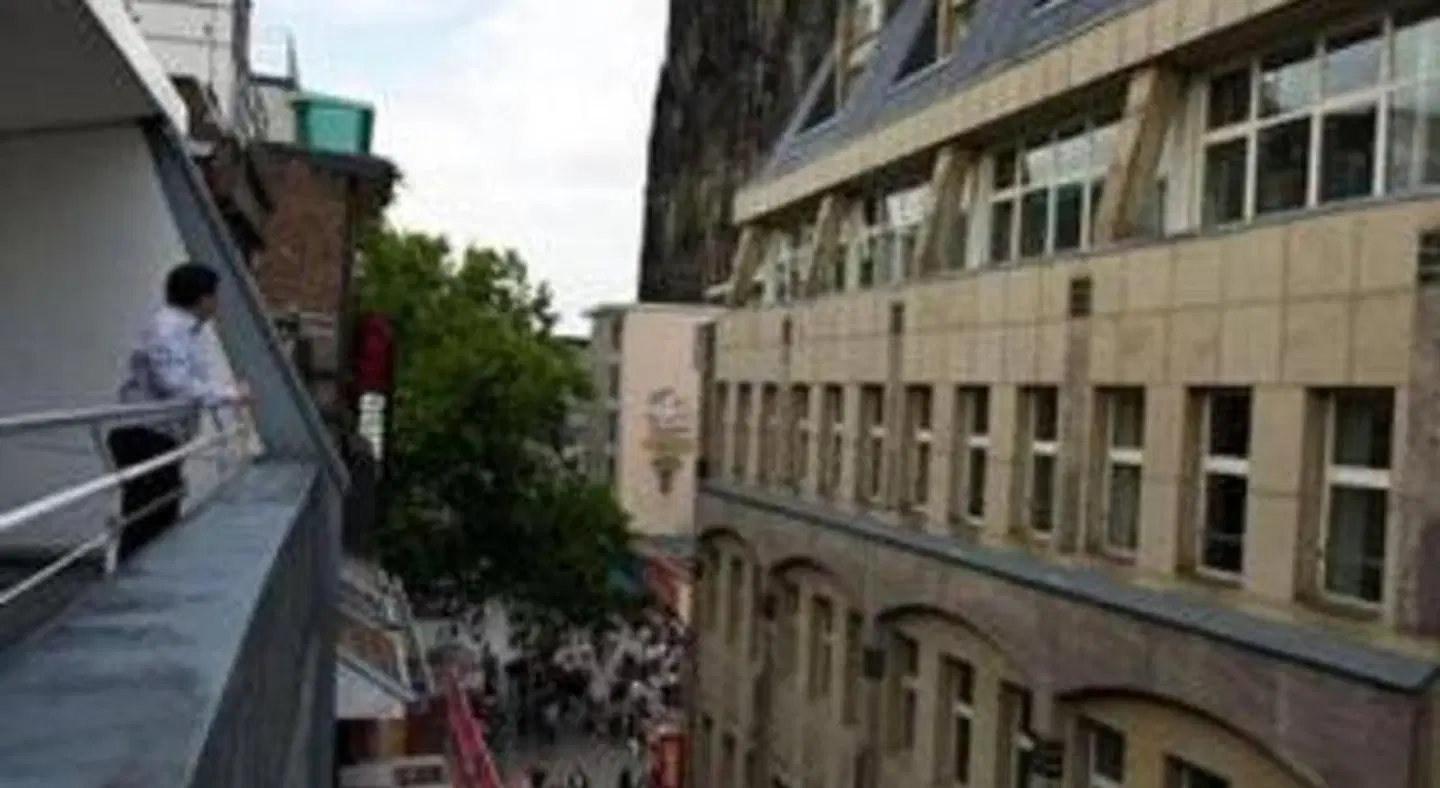 Callas am Dom EXTERIOR