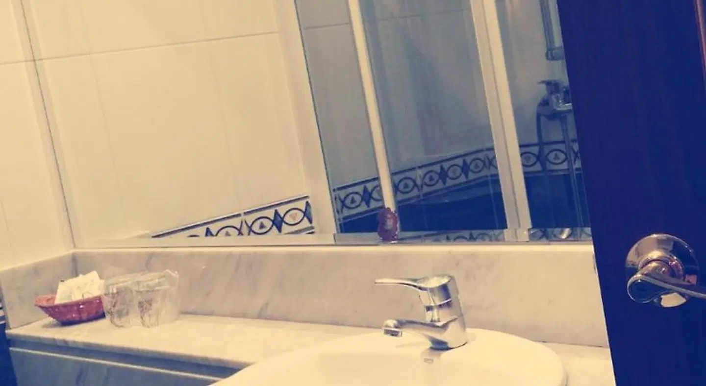 Hotel Residencia Castellano I Badezimmer