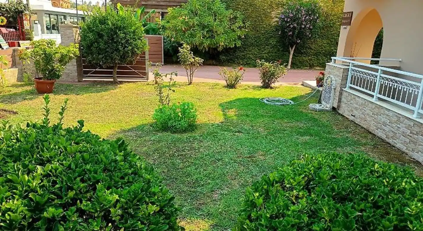 Toula's Apartments Garten