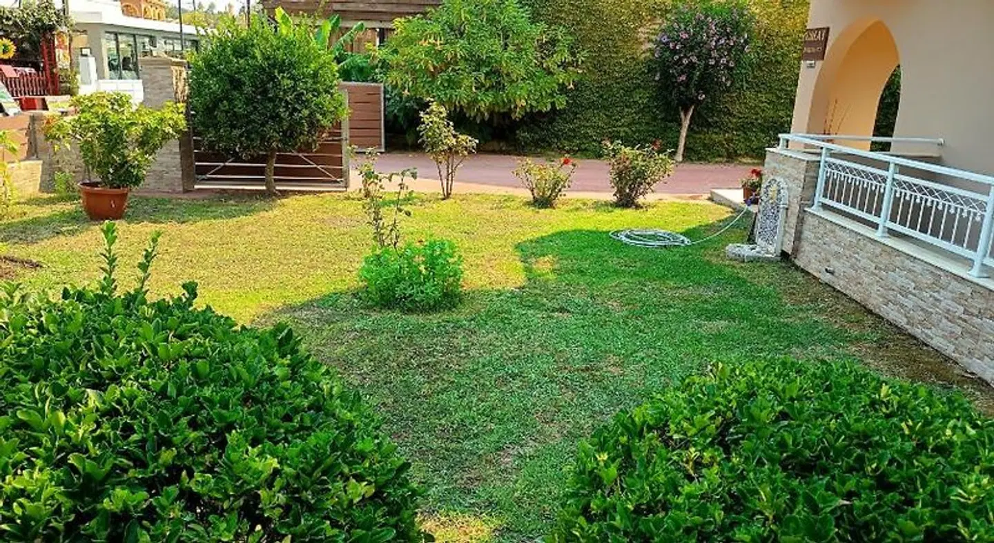 Toula's Apartments Garten