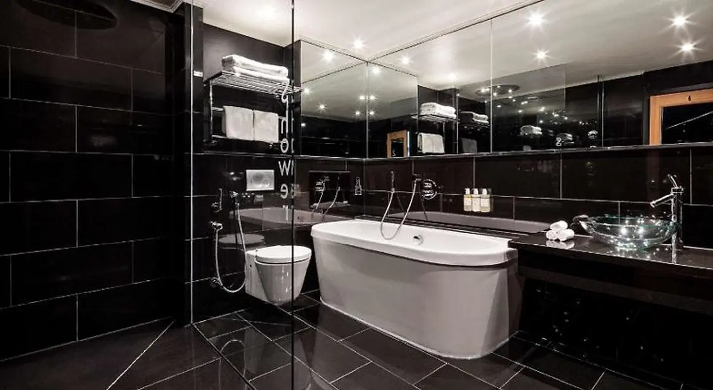 The May Fair Hotel Badezimmer