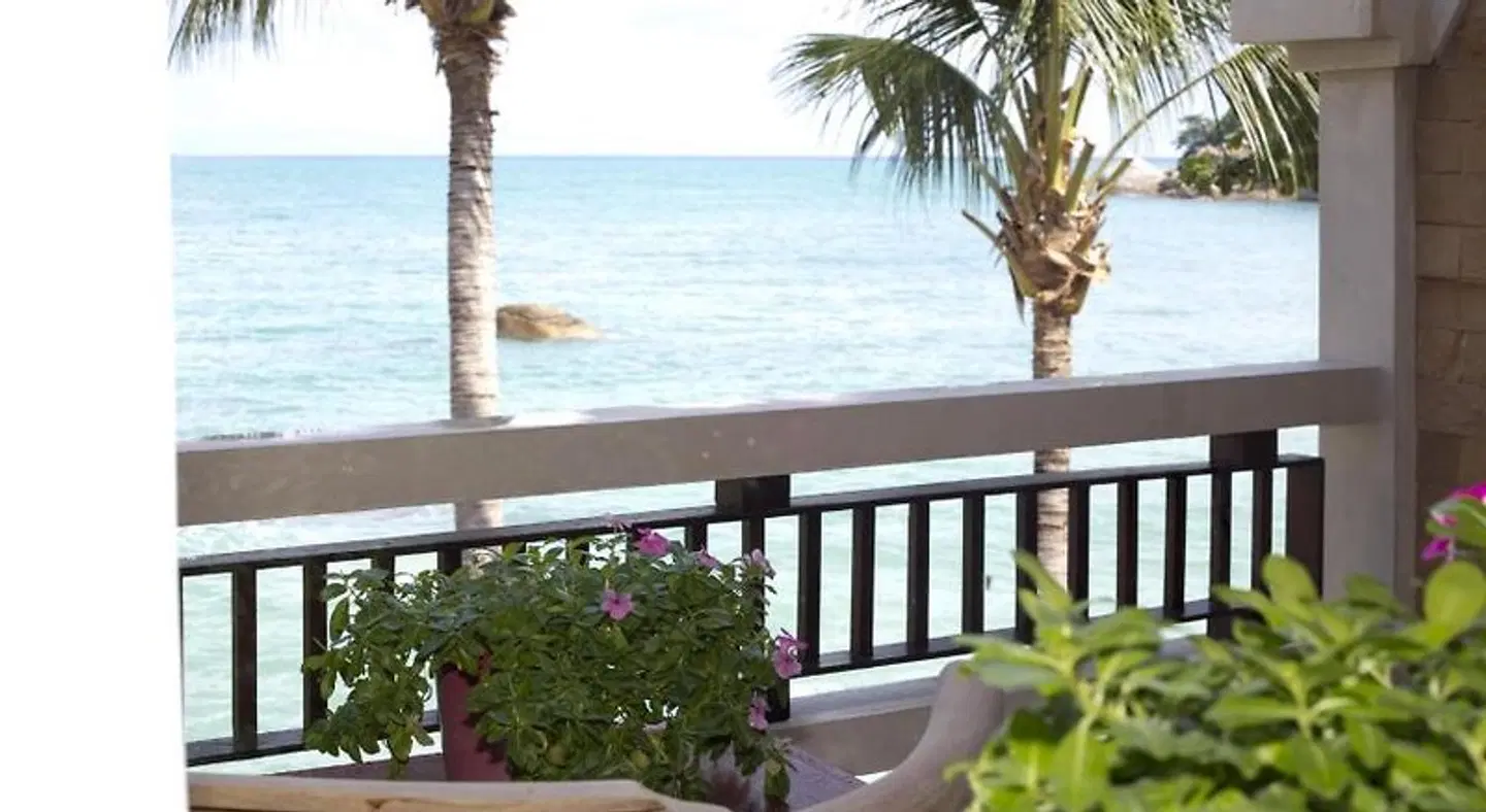 Crystal Bay Beach Resort Terrasse