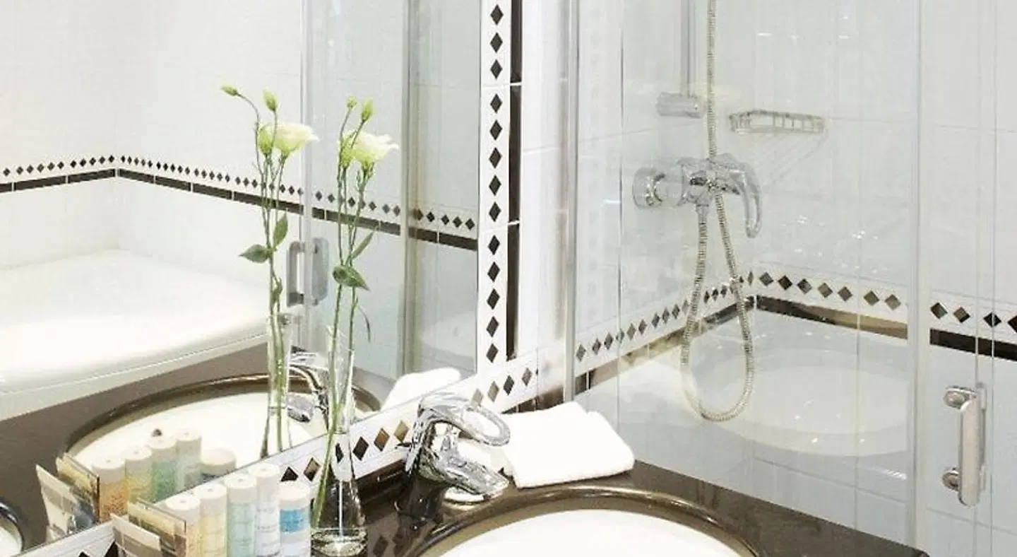 Radisson Blu Ridzene Hotel, Riga Badezimmer