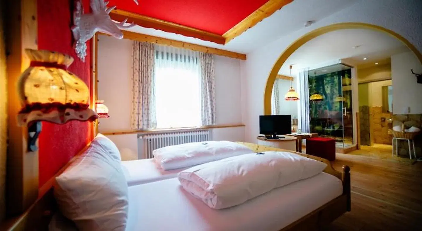 Holzschuh's Schwarzwaldhotel ROOM_EXAMPLE