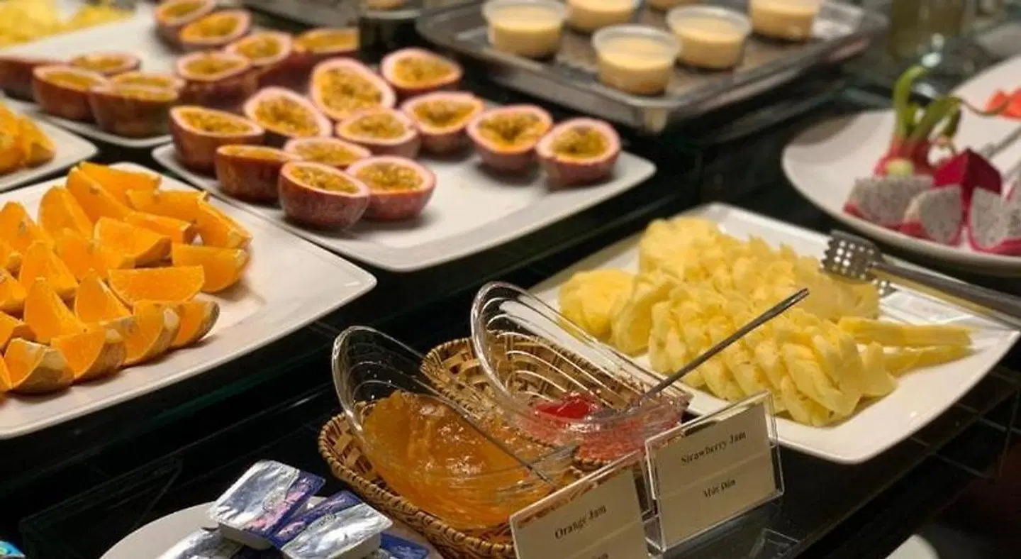 Hanoian Lakeside Hotel Restaurant