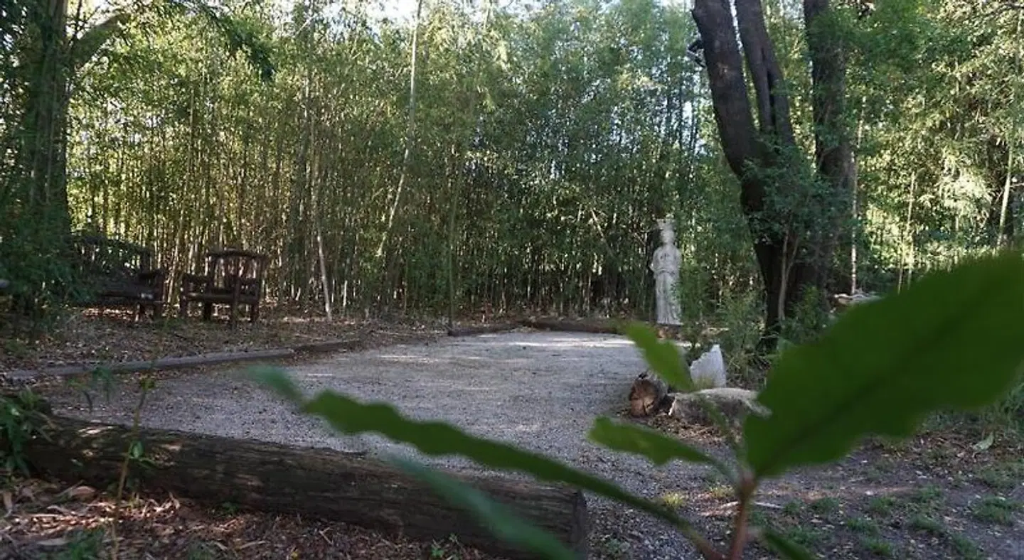 Les Deux Tours Garten