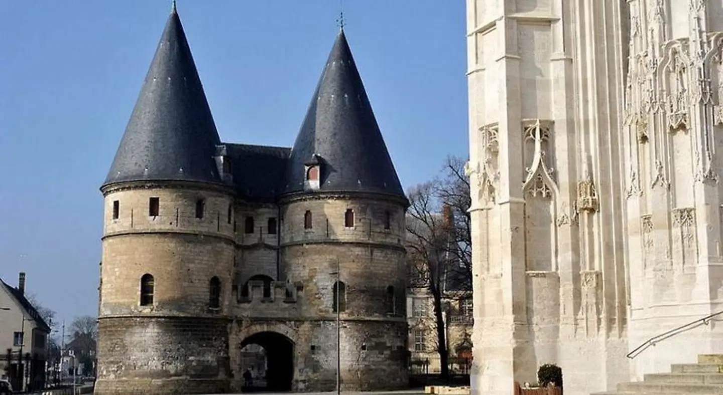 Campanile Beauvais EXTERIOR