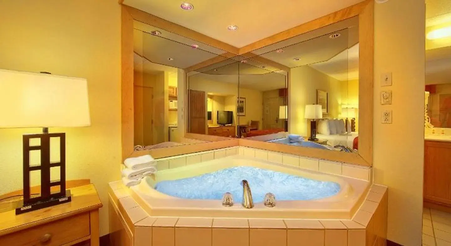 Econo Lodge Riverside HEALTH_BEAUTY