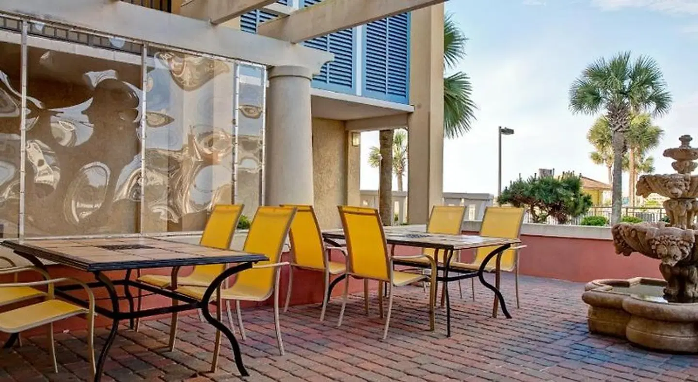 Best Western Ocean Sands Beach Resort Terrasse