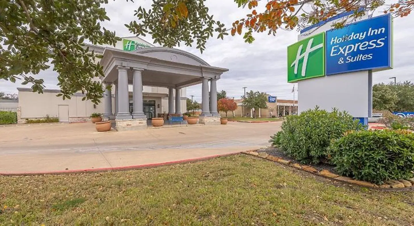 Holiday Inn Express & Suites College Station by IHG EXTERIOR