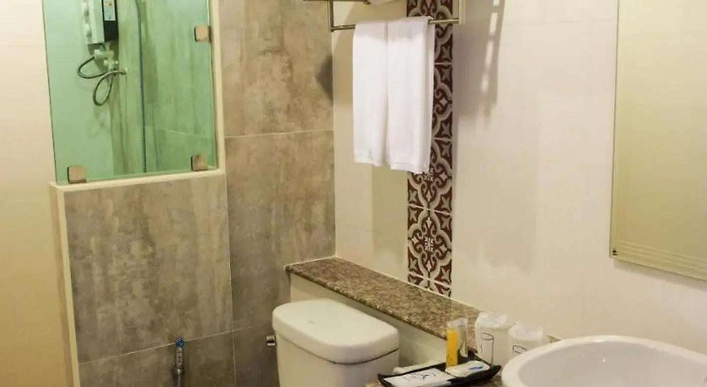 Peak Boutique City Hotel Krabi Badezimmer