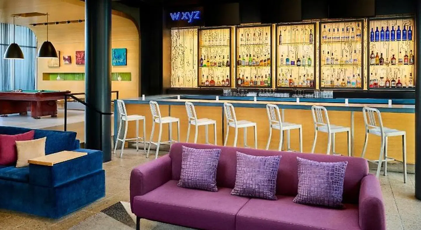 Aloft Montreal Airport Bar