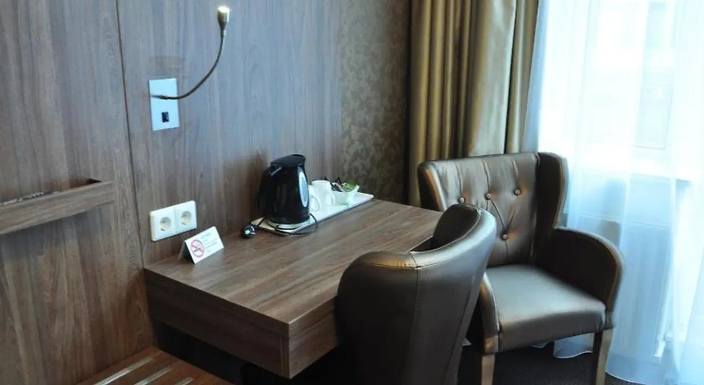 Aadam Wilhelmina ROOM_EXAMPLE