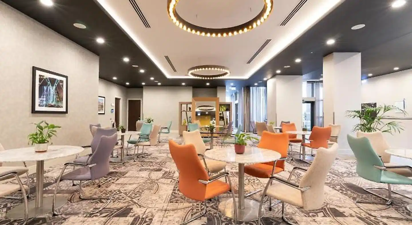 Holiday Inn Manchester - City Centre Lobby