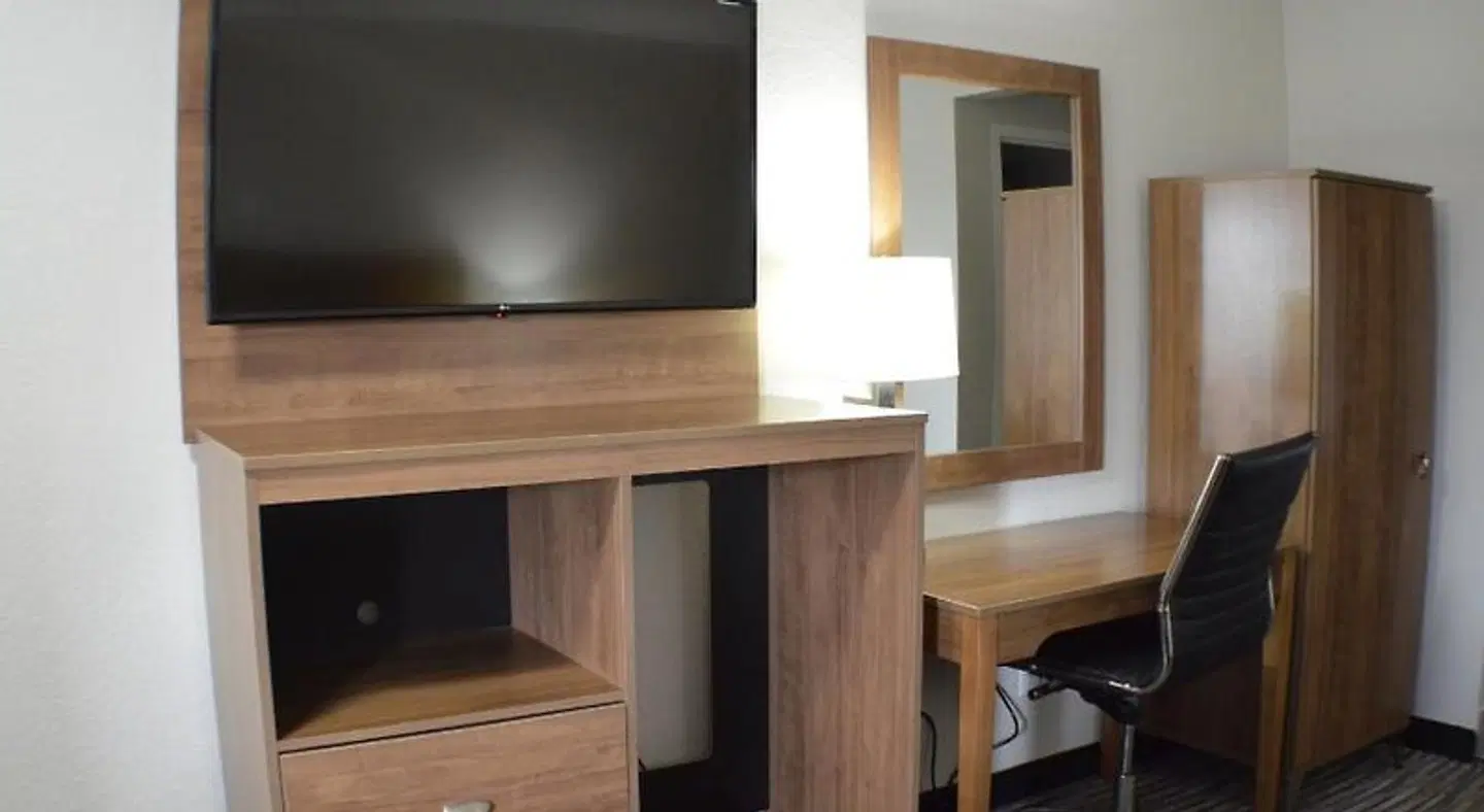 Super 8 East Lansing University Area ROOM_EXAMPLE