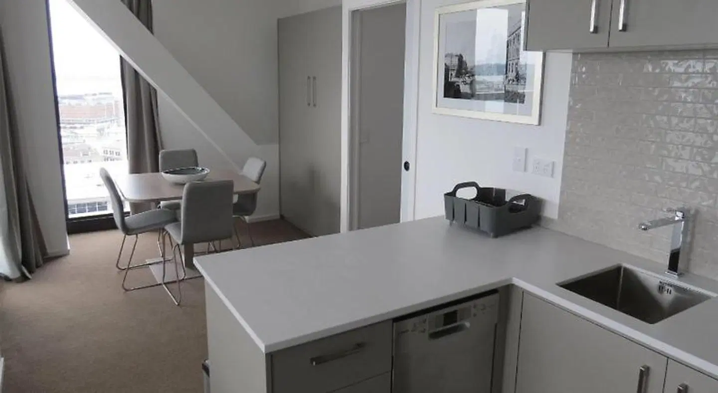 Ramada Suites By Wyndham Victoria Street West Badezimmer