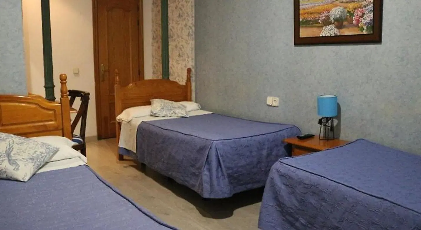 Hostal San Isidro ROOM_EXAMPLE