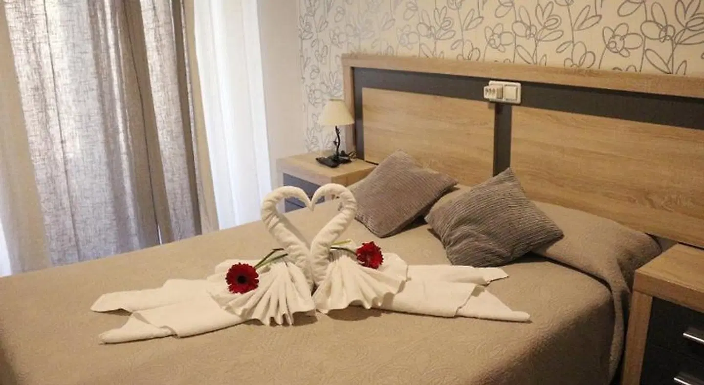 Hostal San Isidro ROOM_EXAMPLE