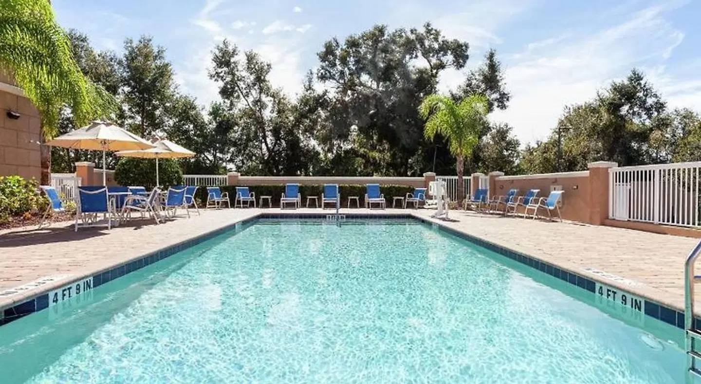 Hampton Inn & Suites Deland OUTDOOR_POOL