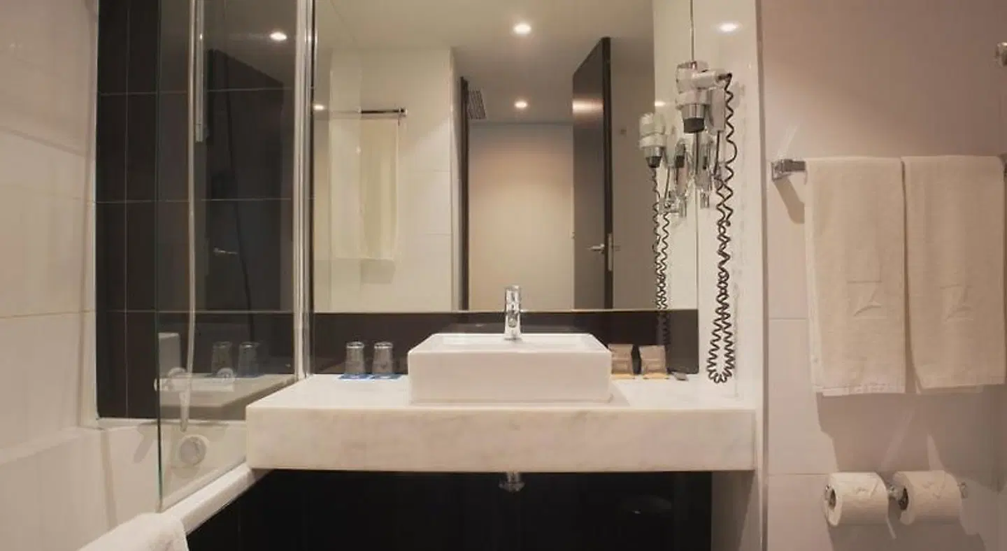 SANA Silver Coast Hotel Badezimmer