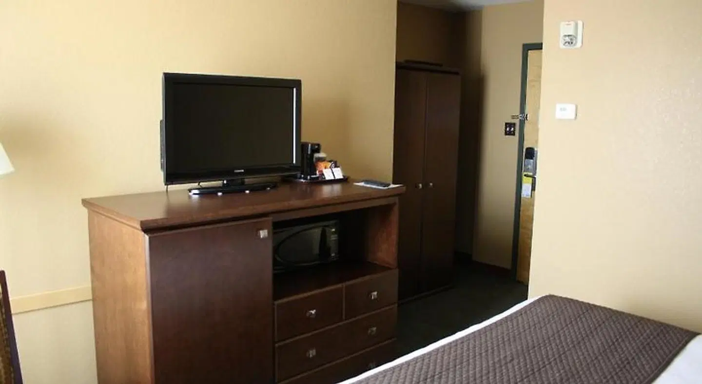 Days Inn by Wyndham Estevan ROOM_EXAMPLE