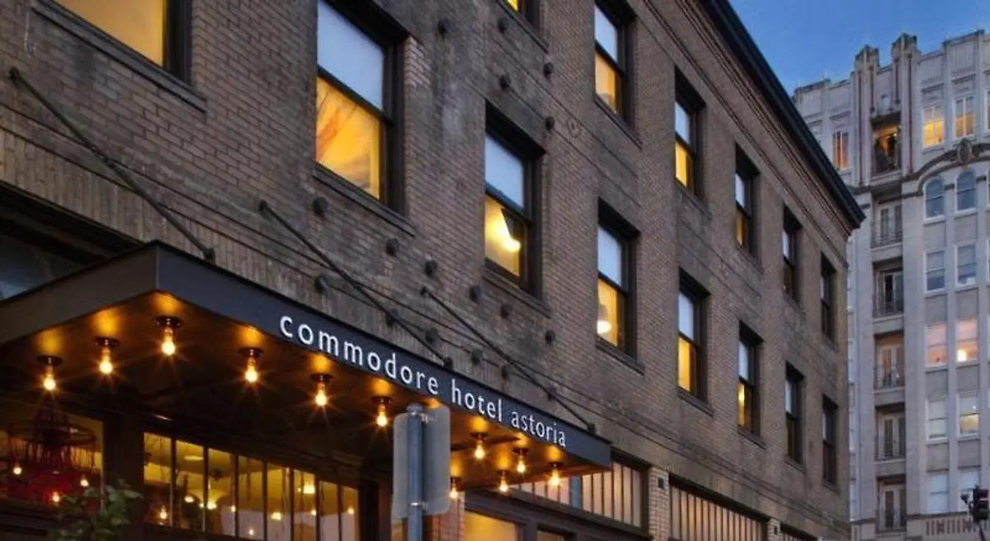 Commodore Astoria EXTERIOR
