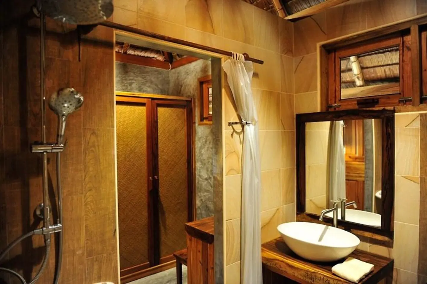Phi Phi Phu Chalet Resort Badezimmer