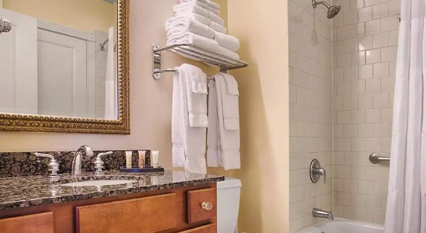 Wyndham La Belle Maison Badezimmer
