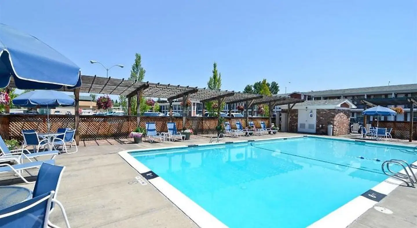 Best Western Horizon Inn OUTDOOR_POOL