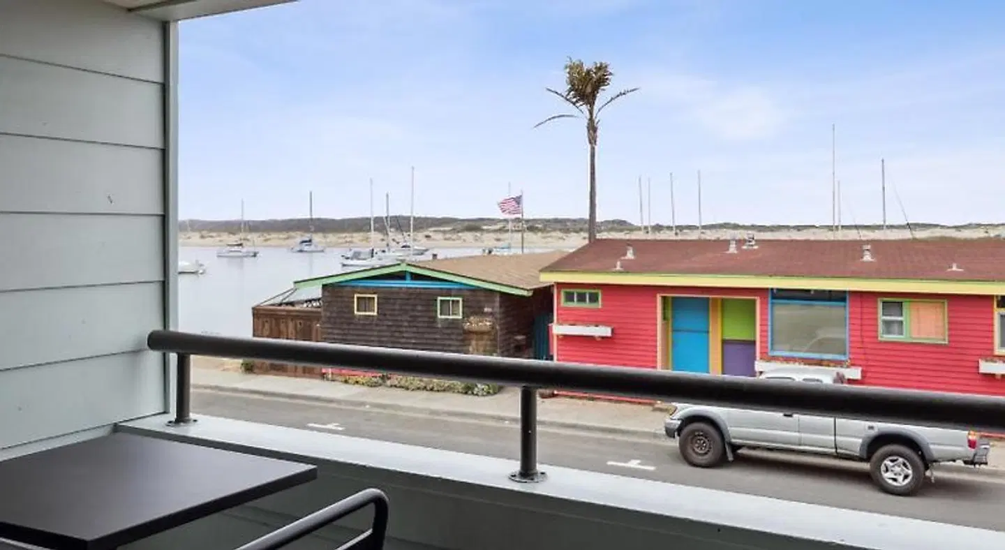 Embarcadero Inn EXTERIOR