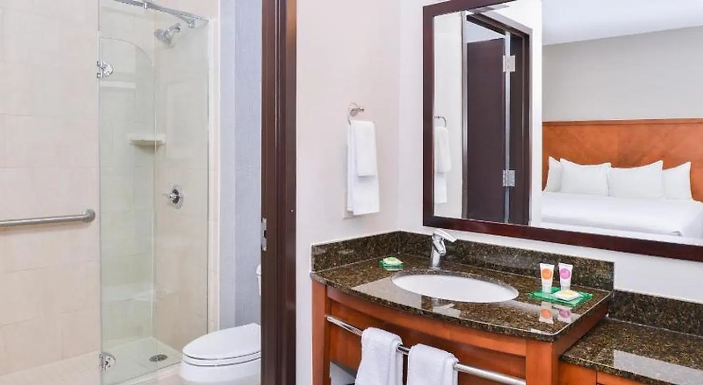 Hyatt Place Chesapeake Badezimmer