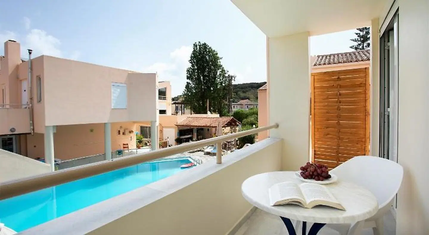 Elma's Dream Apartments OUTDOOR_POOL
