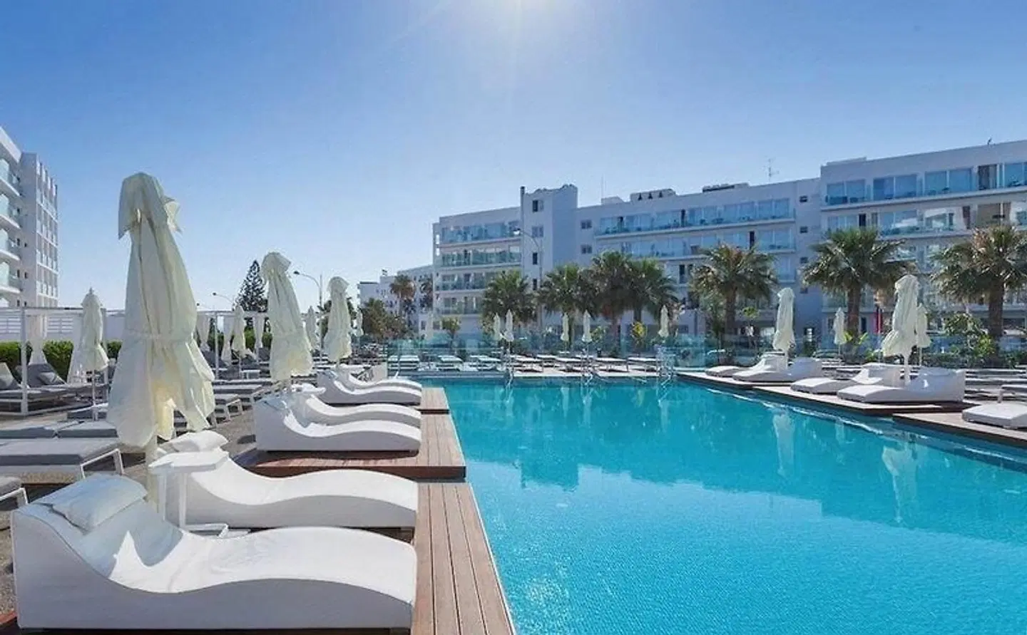 The Blue Ivy Hotel & Suites OUTDOOR_POOL
