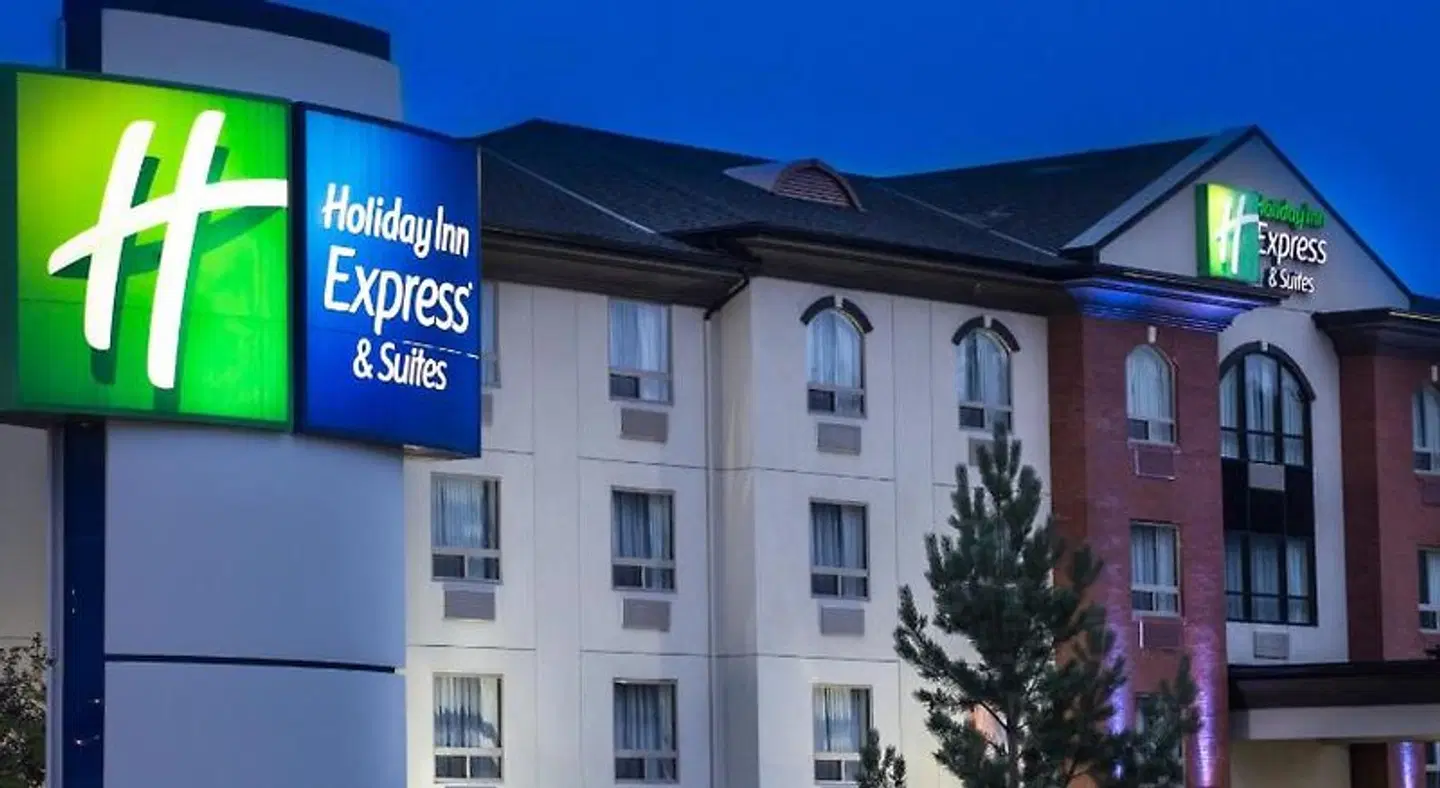 Holiday Inn Express & Suites Drayton Valley by IHG EXTERIOR
