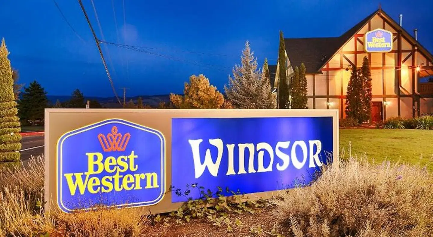 Best Western Windsor Inn EXTERIOR
