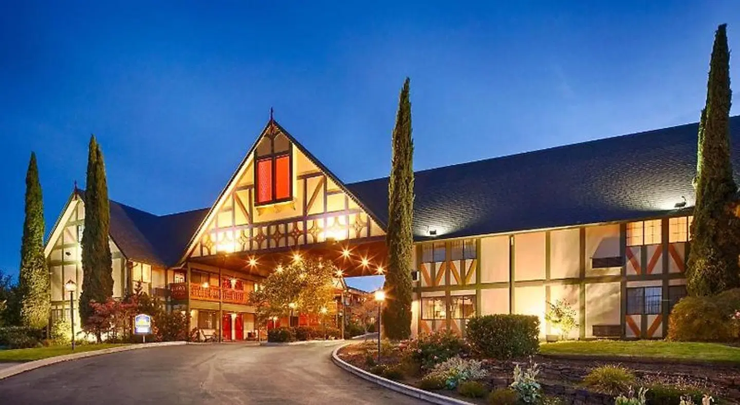 Best Western Windsor Inn EXTERIOR